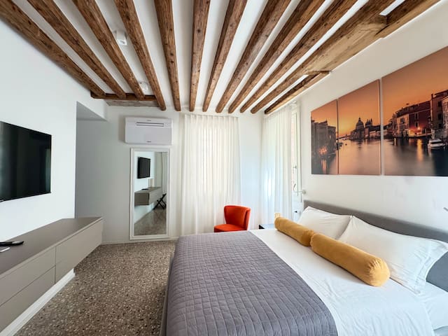 Ca’ Lavinia Elegant Venice stay in centro storico