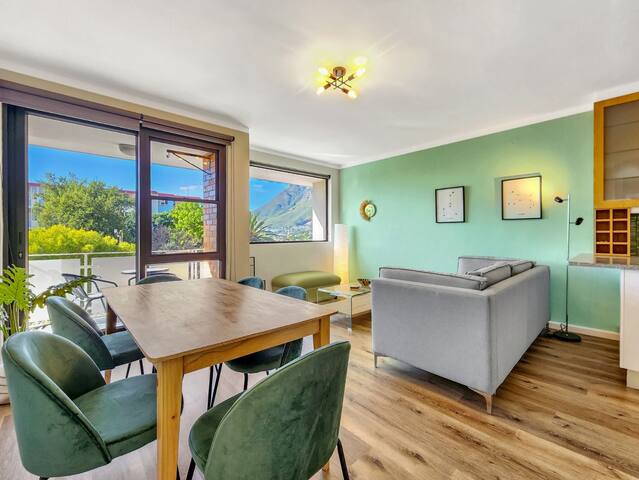 Urban Apartment in Gardens gallery image 2