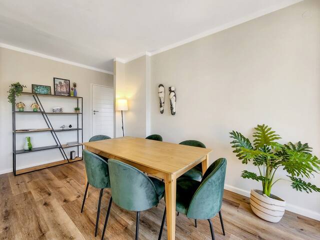 Urban Apartment in Gardens gallery image 4