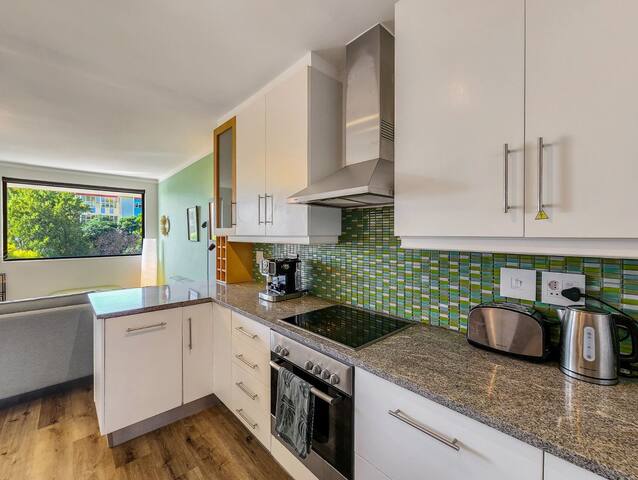 Urban Apartment in Gardens gallery image 5