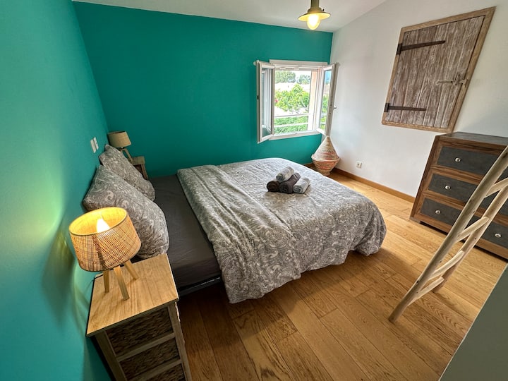Chambre 3 - Linge de lit et de toilette inclus.