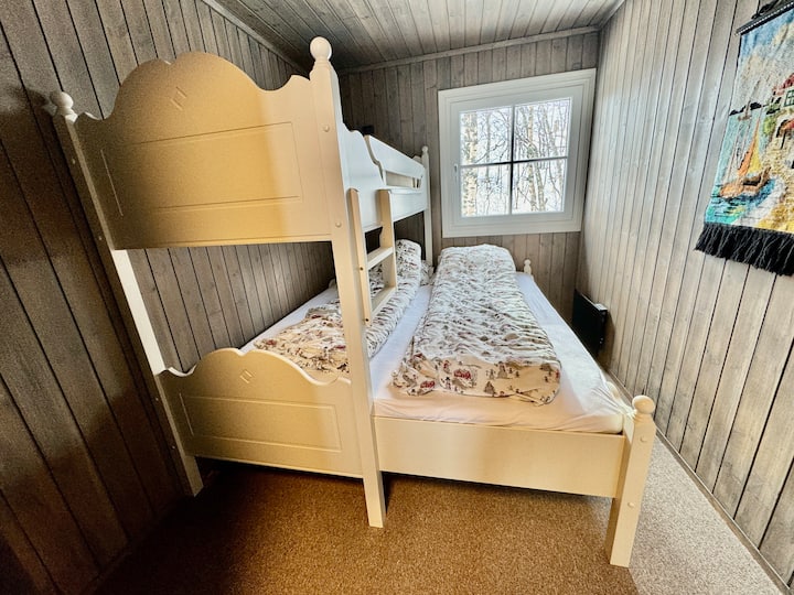 Schlafzimmer mit Familienbett 180 x 200 und 90 x 200