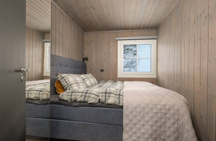 180 x 200 kontinentales Bett, das nagelneu ist, grau nicht wie abgebildet. Schrank und Garderobe