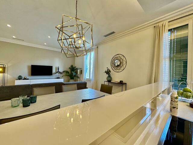 Where Elegance Meets Modernity on Diagonal 5PP gallery image 2