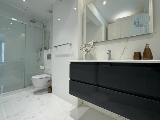 Where Elegance Meets Modernity on Diagonal 5PP gallery image 5