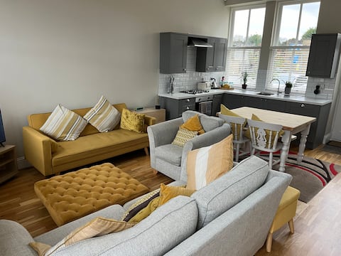 Top Airbnb: Micklefield Lodge in Guiseley & Yeadon