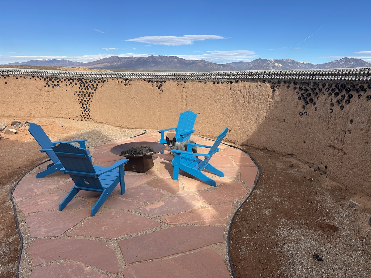 Raven's Lair Earthship Casita w/ Mountain Views - Earth houses for
