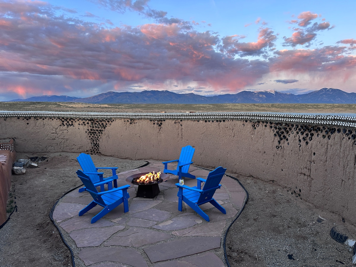 Raven's Lair Earthship Casita w/ Mountain Views - Earth houses for