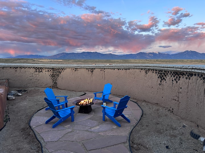 Raven's Lair Earthship Casita w/ Mountain Views - Earth houses for