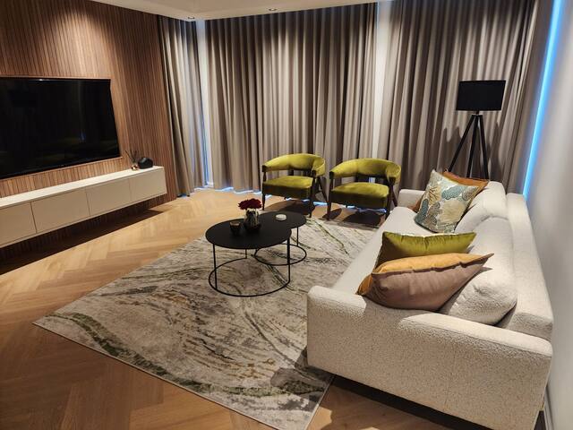 Luxury 2 bedroom Apartment in Nine Palms gallery image 4