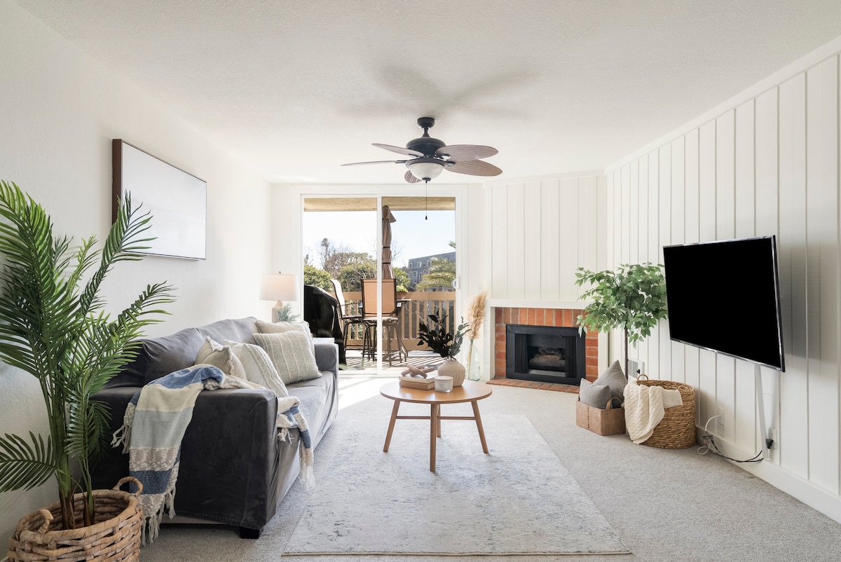 Top Airbnb: Sleep to the sound of the waves in Oceanside