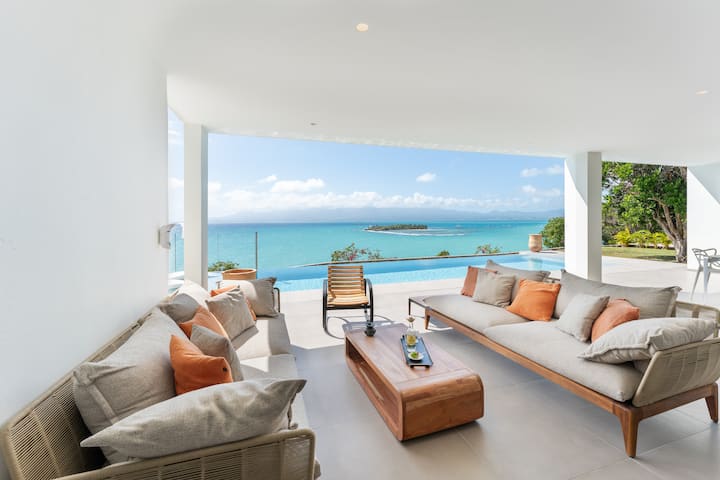 Villa Guacana, sea view pool and private concierge