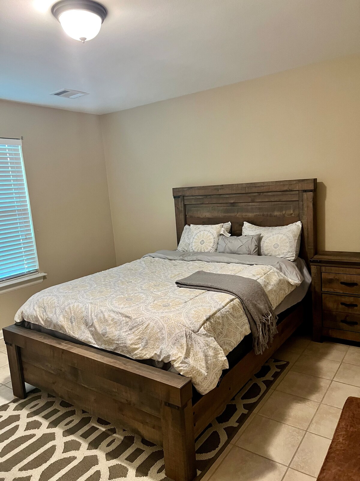 საძინებელი 1