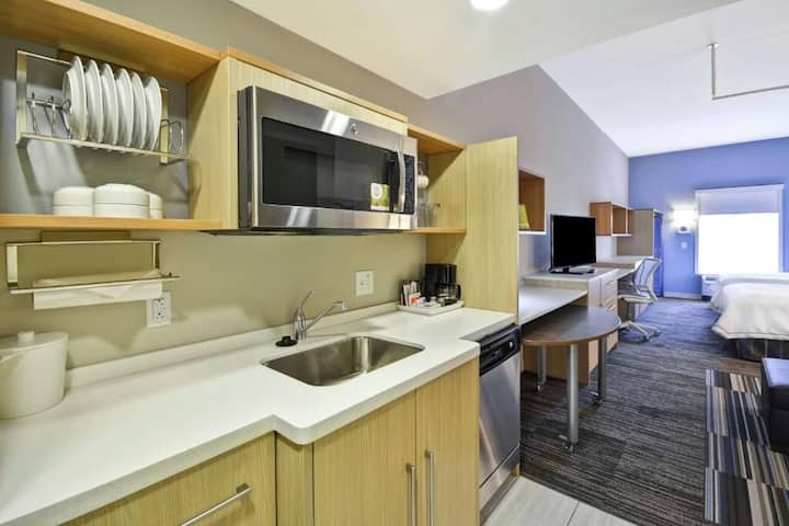 Your Escape At St. Simons Island: Near Beach! - St. Simons, GA