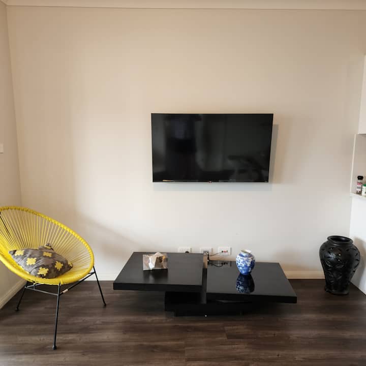 Queen Size Bed - Windsor, Australia