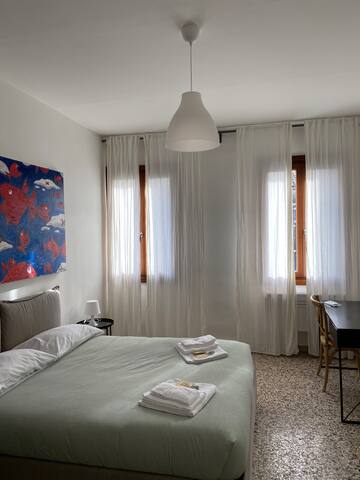 Ve-Nice Rialto Apartment gallery image 4