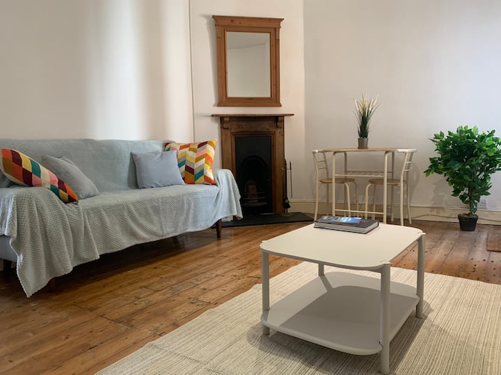 Cosy Garden Cottage | Walk To Thames & Tube - Fulham