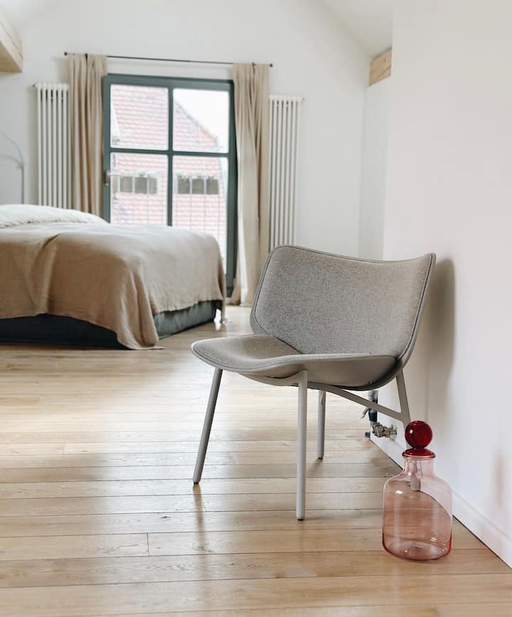 1e slaapkamer 2x2m boxspring 