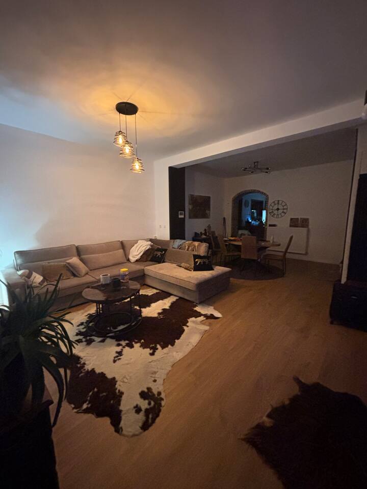 Agréable Maison Et Un Beau Cadre - Ath