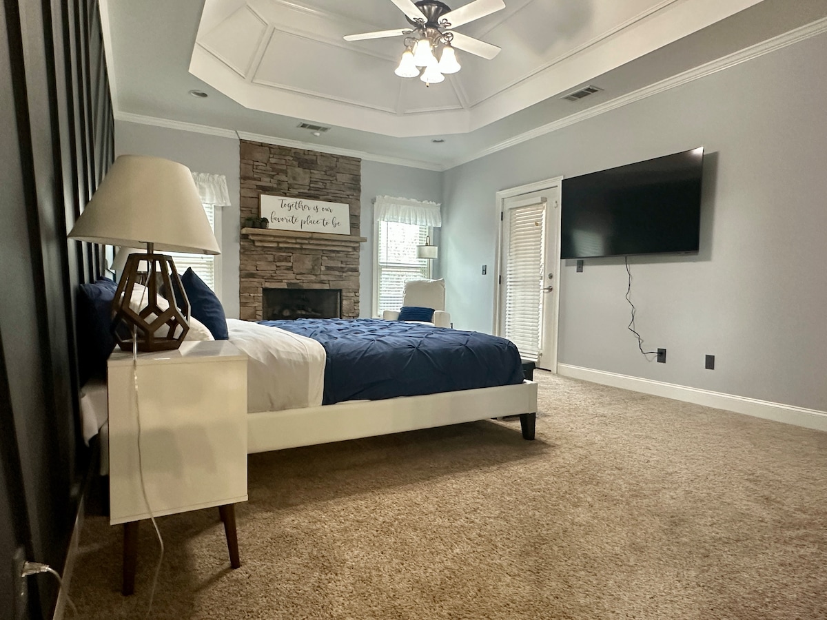 Spacious 4BR Retreat | Road Atlanta & Château Élan