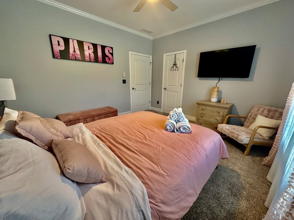 Spacious 4BR Retreat | Road Atlanta & Château Élan