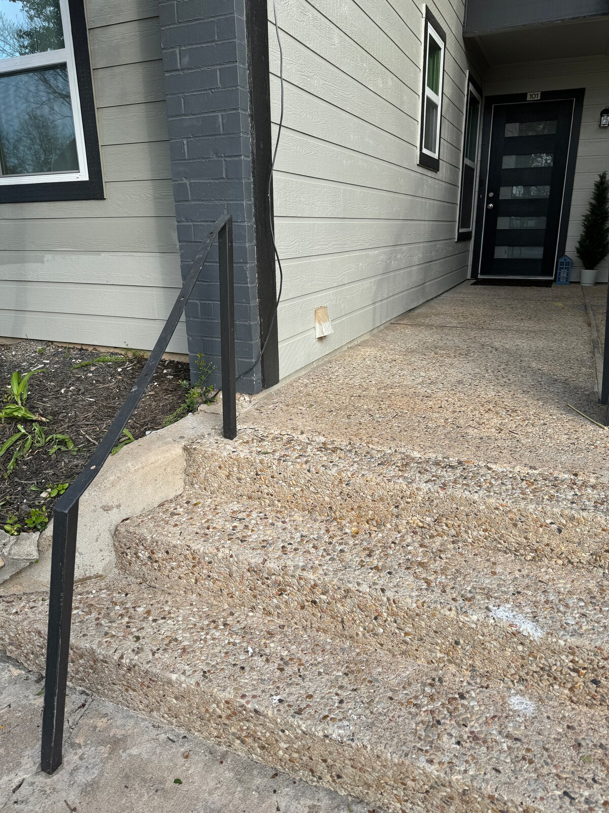 Cozy Condo in Central Austin ~ 2BR/1BA, Sleeps 6