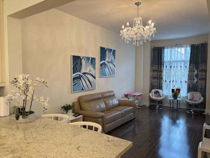 Modern Townhome In Maple - Vaughan