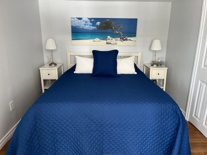 Kitanda aina ya Master bedroom queen.