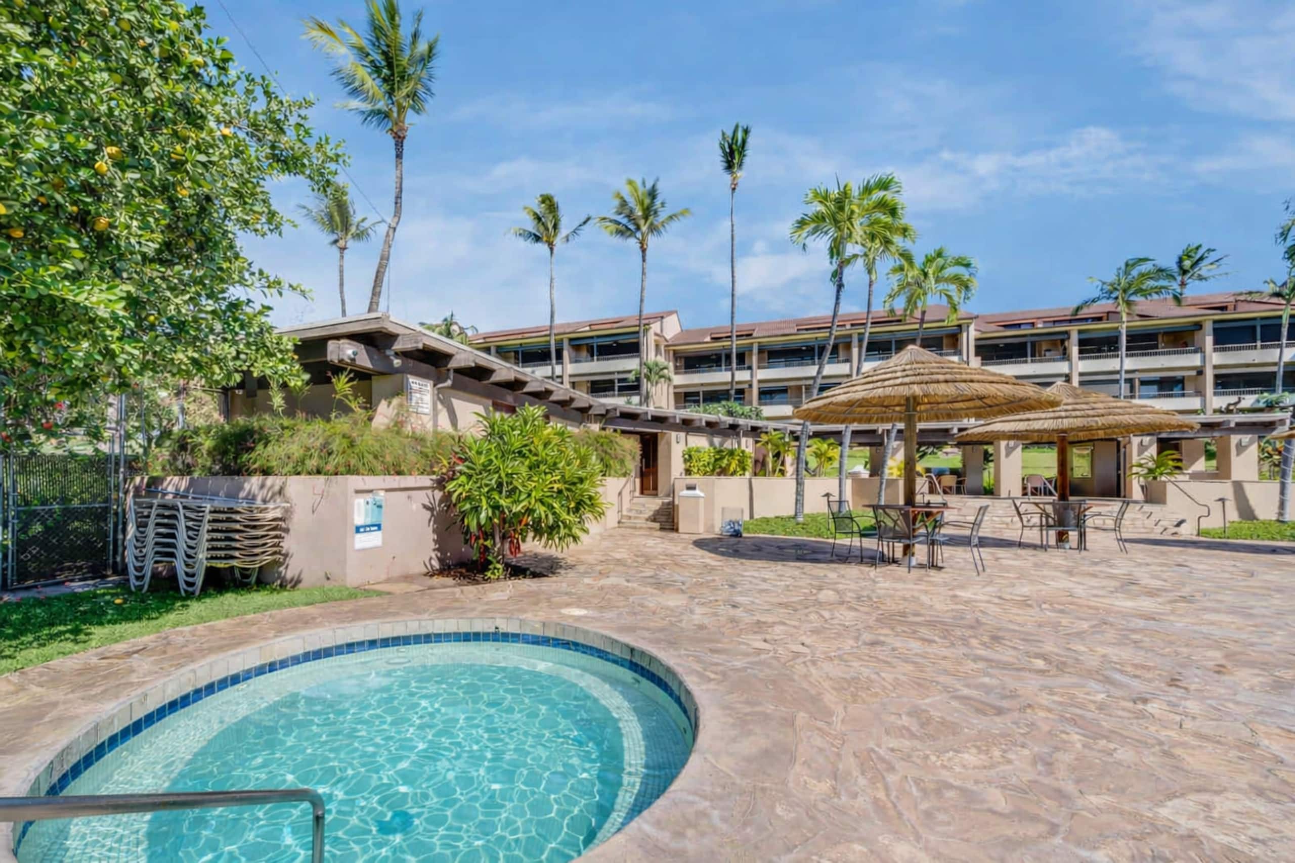 Condo in Lahaina · ★4.86 · 2 bedrooms · 4 beds · 2 baths - Image 41