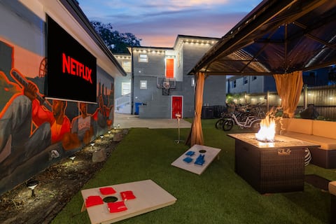 Top Airbnb: Mini Golf, Arcade Room, Karaoke, Sleeps 17- DT ATL in Pittsburgh