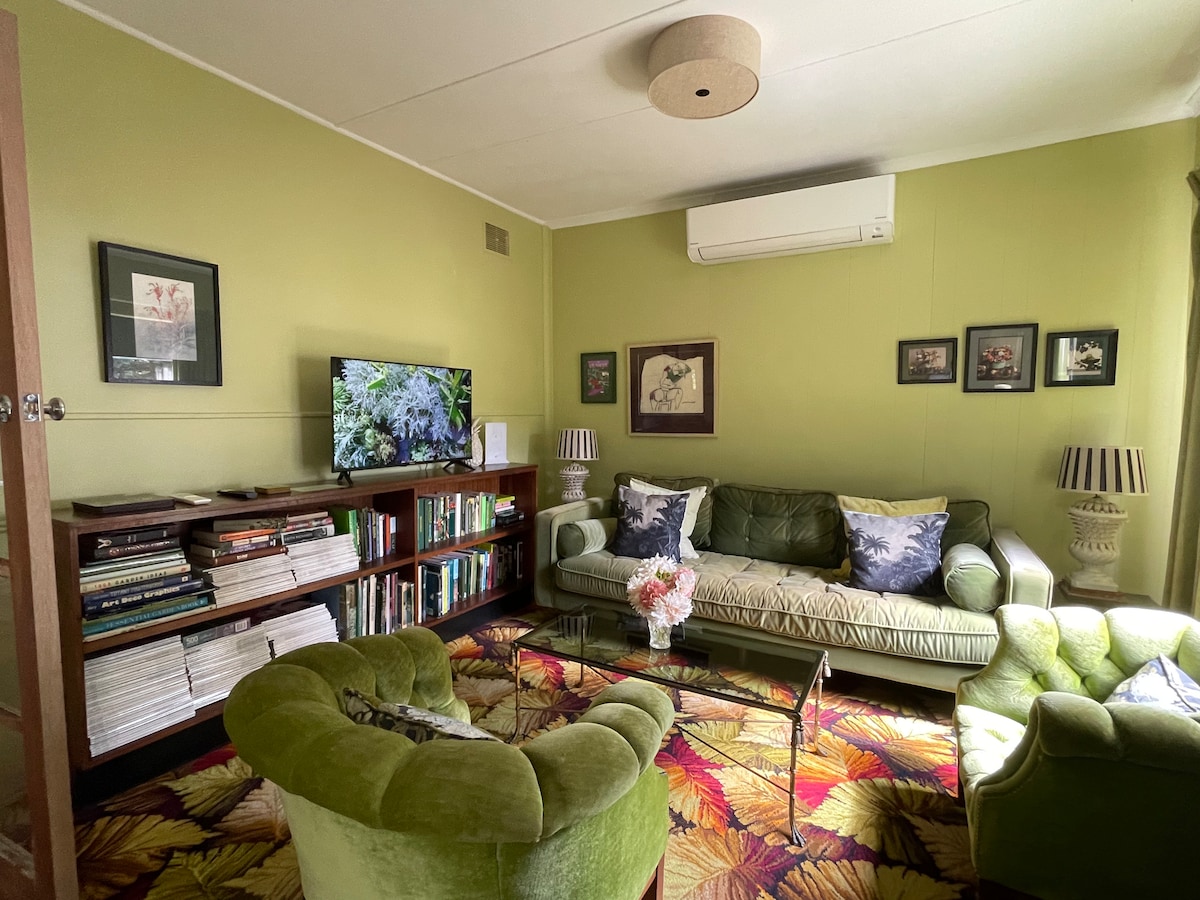 Top Airbnb: The Gardeners’ Cottage in Shire Of Colac Otway