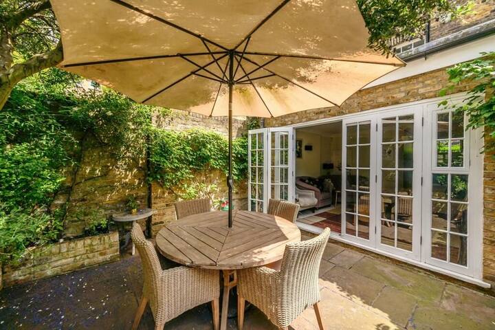 Fairytale Garden House – Next To Victoria Station gallery image 2