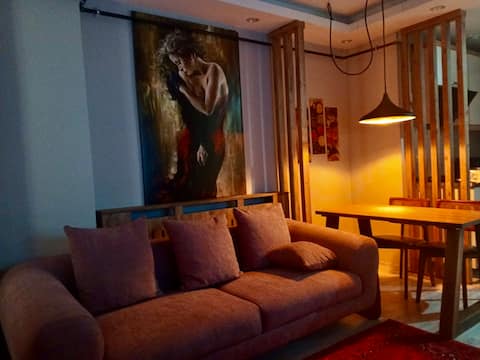 Elegant, fully equipped with Sought after location