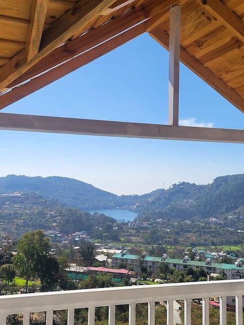 Chirping Chalet: Garden Villa - Stunning Lakeview