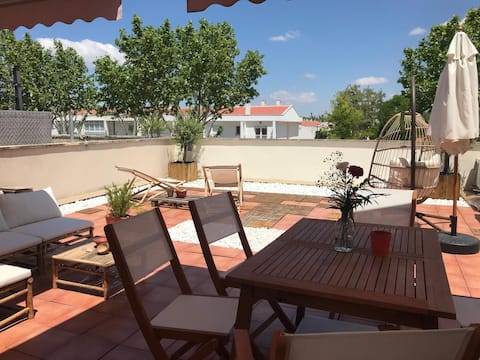 Cozy apartment with good connections