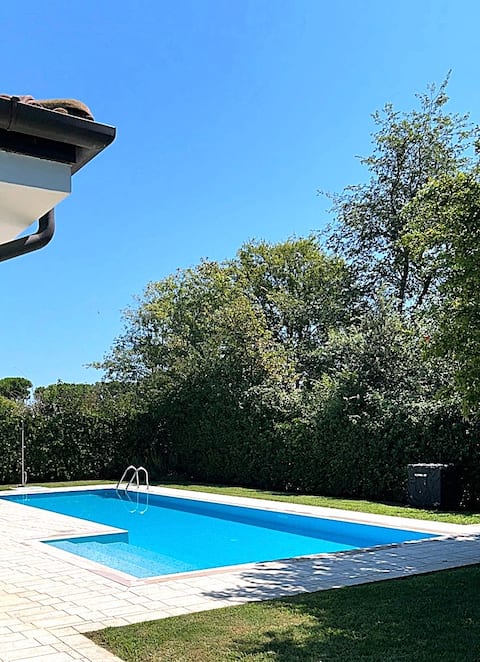 Lagoon-Side Pool Villa | Quiet Albarella