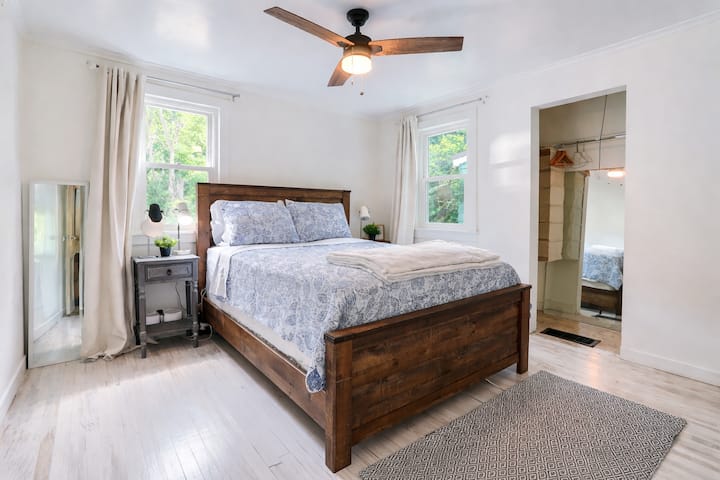 Comfortable Queen with Memory Foam Topper