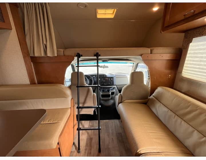 Luxurious Rv For Rent! We Can Place In Any Spot! - Oceanside, CA