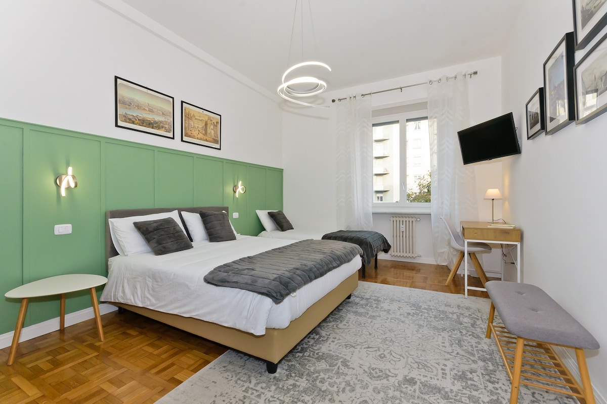 غرفة ثلاثية بسرير مزدوج مع مرتبة مريحة 30 سم