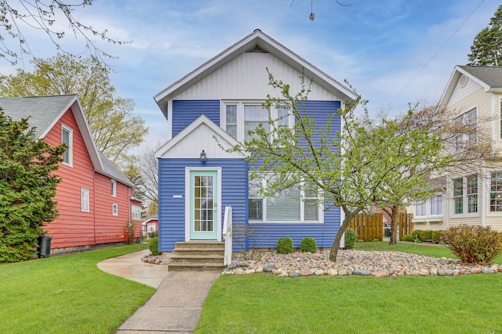 Ludington Home W/ 6 Bicycles < 1 Mi To Beach! - Ludington, MI