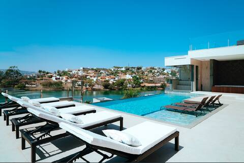 Escarpas do Lago 7 suites w/ air, sauna, jacuzzi