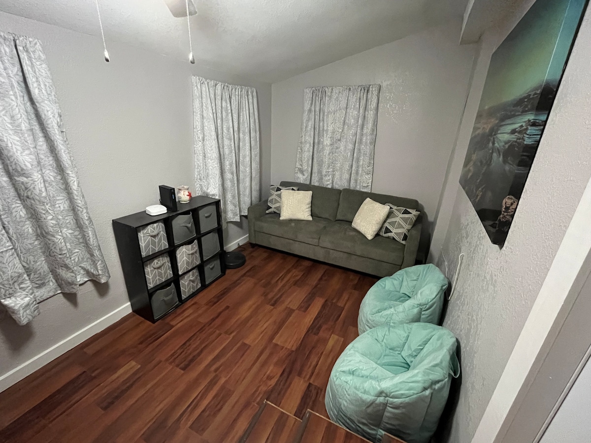 მისაღები ოთახი 2