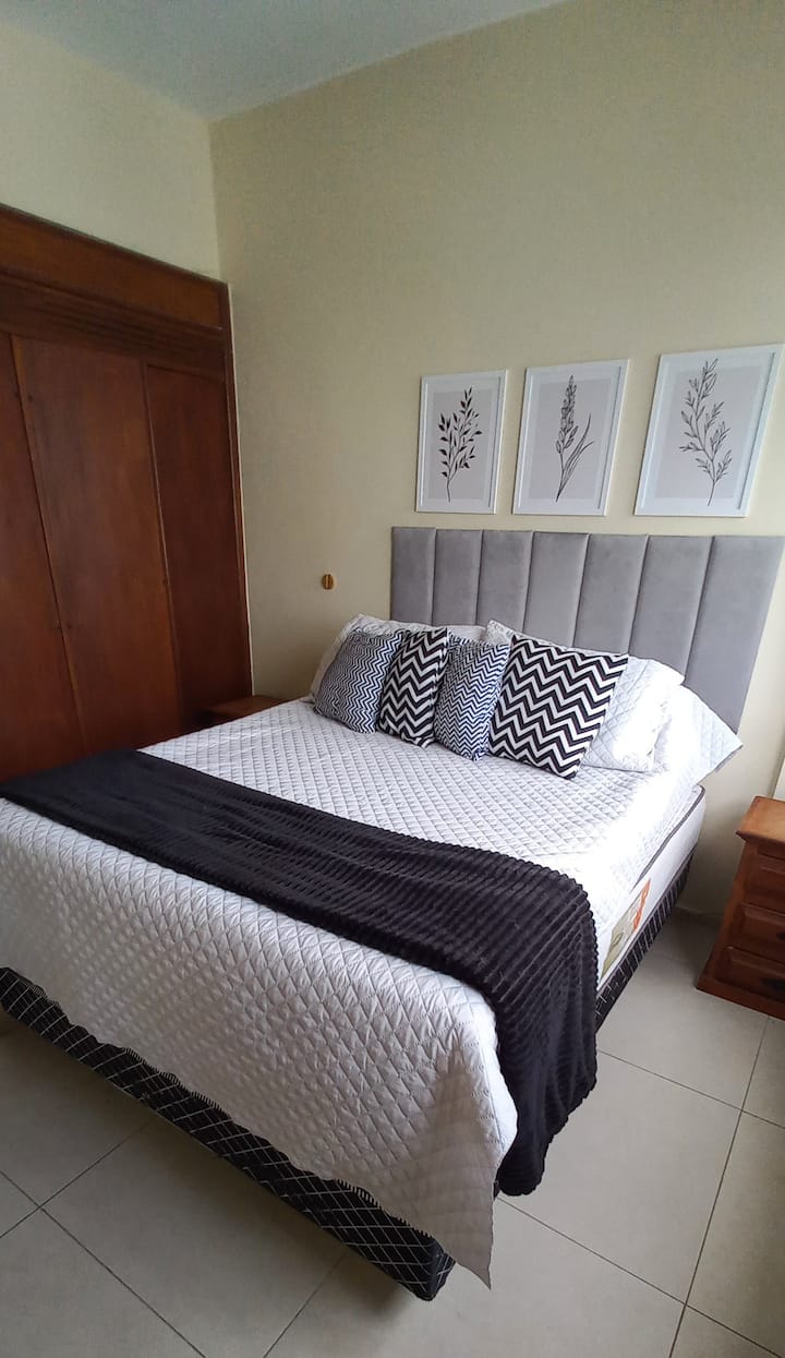 Apartamento Inteiro Em Icaraí Próximo A Praia! - Niterói
