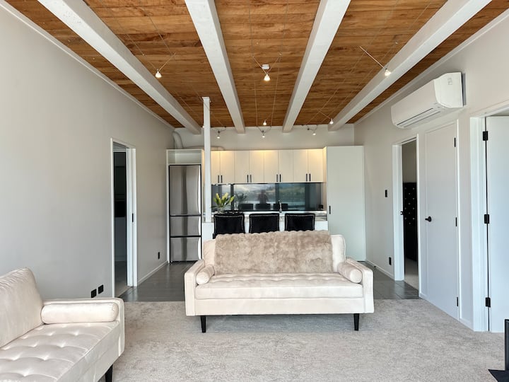• Te Mana • Luxe Lake Apartment • - Queenstown