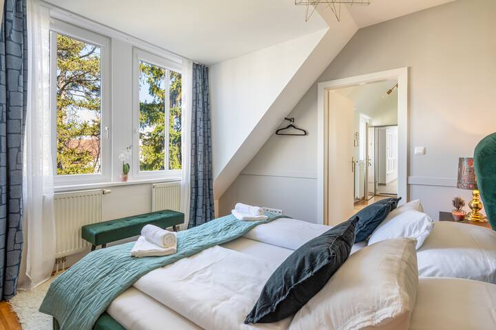 2 Full Apt. | 5 BR | Rooftop | AC gallery image 4