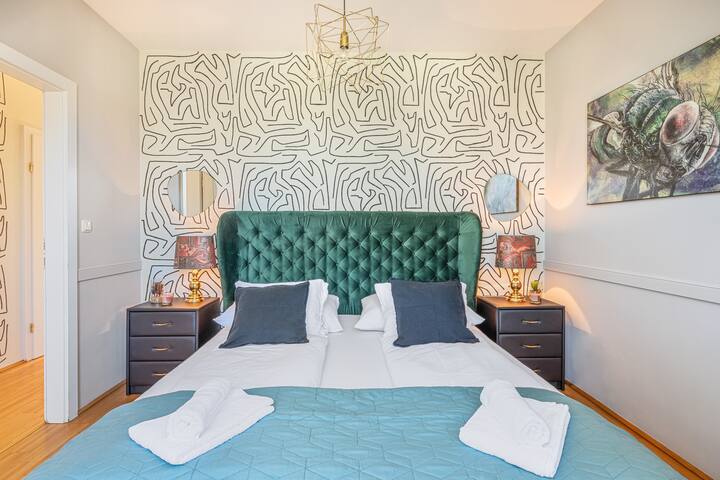 2 Full Apt. | 5 BR | Rooftop | AC gallery image 2