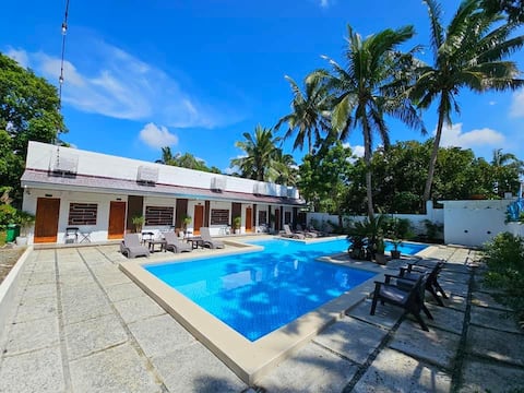 Solstice Suites by Moral Estate (good for 52 pax)