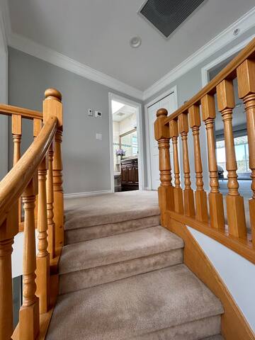 Spacious Vancouver Home gallery image 3