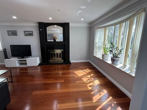 Successful Airbnb property: Spacious Vancouver Home in Killarney