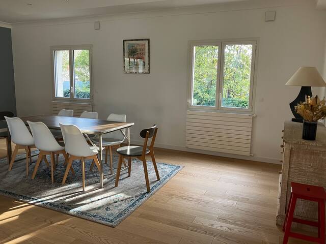 Maison familiale 10p avec jardin, piscine et clim gallery image 4